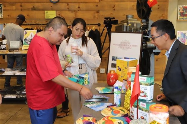 Vietnamese booth at the event introduces various publications and products of Vietnam (Photo: VNA)