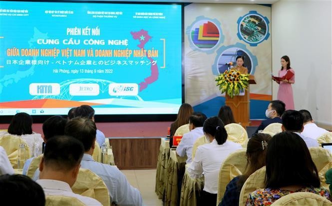 Deputy Director of the Hai Phong Department of Science and Technology Pham Thi Sen Quynh speaks at the technology networking event on September 13. (Photo: VNA)