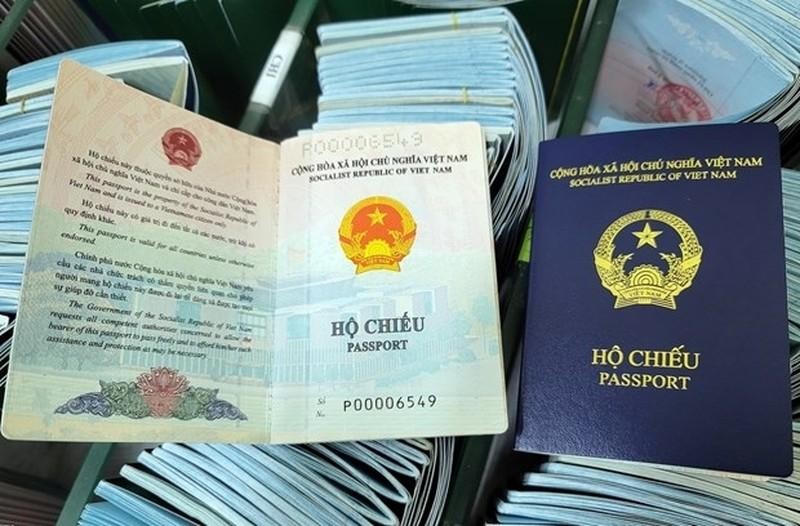 The new version of Vietnam's ordinary passports. (Photo: VGP)
