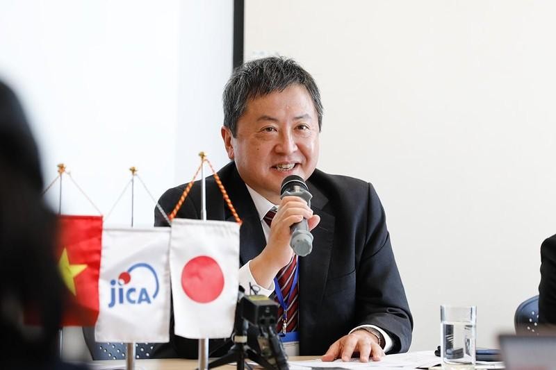 JICA Vietnam Chief Representative Shimizu Akira.