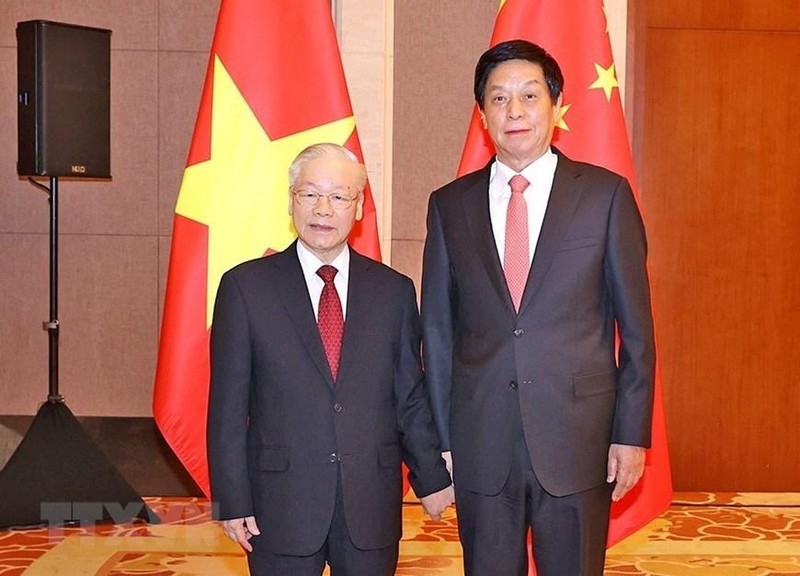 General Secretary Nguyen Phu Trong and Chairman of the Standing Committee of the National People's Congress of China Li Zhanshu. (Photo: VNA) 