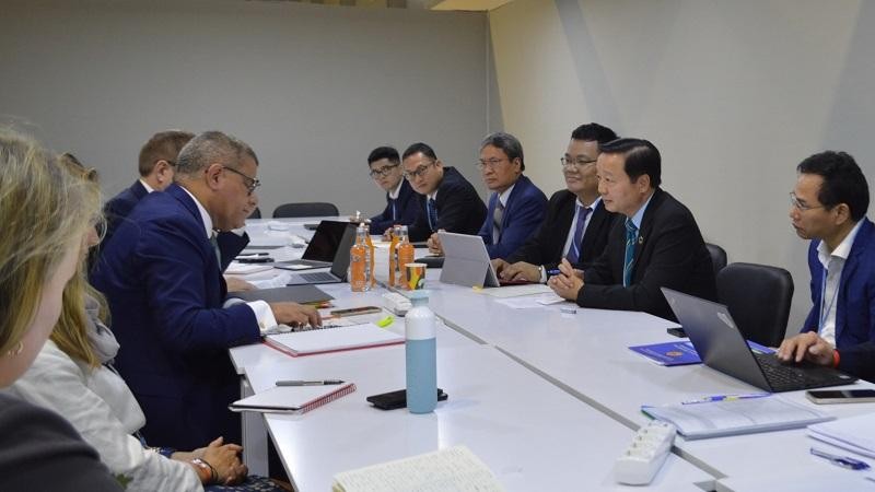 Minister of Natural Resources and Environment Tran Hong Ha at the working session. (Photo: VNA)