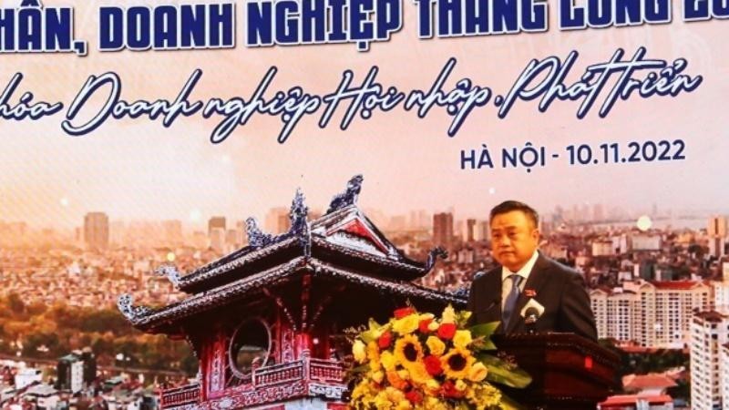 Hanoi Chairman Tran Sy Thanh speaks at the event.