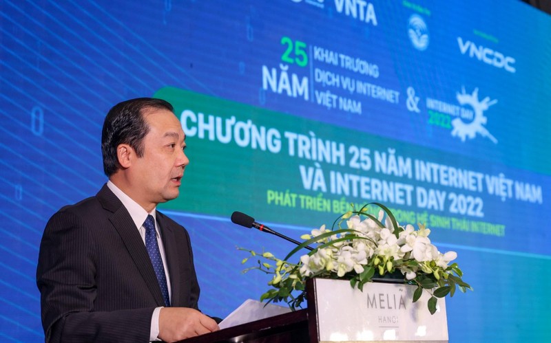 Deputy Minister of Information and Communications Pham Duc Long speaks at the event (Photo: VNA) 