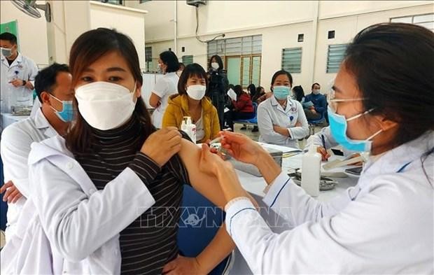 People are vaccinated against COVID-19. (Photo: VNA)