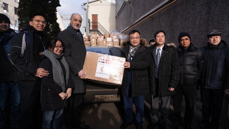 The Vietnamese community in Russia hands over donations to quake-hit Syria. (Photo: Thanh The)