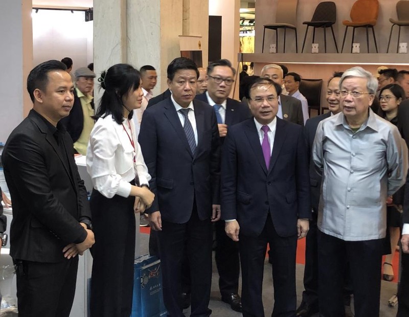 Construction Ministry and Hanoi leaders at Vietbuild 2023.