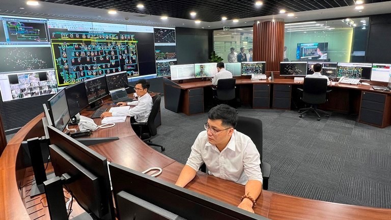 Engineers at the Ho Chi Minh City Load Dispatch Centre.
