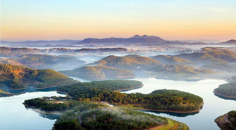 A view of Tuyen Lam Lake (Photo: Bao Lam Dong)