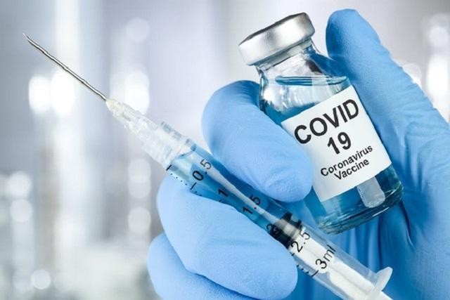 The United States is likely to start recommending COVID-19 vaccines annually, health officials said on Tuesday, as new boosters designed to fight currently circulating variants of the coronavirus roll out.