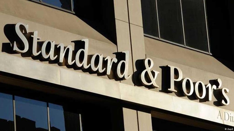 Ratings agency Standard & Poor's (S&P) upgraded Portugal's long-term issuer rating to 'BBB+' from 'BBB', seeing further improvement in the country's public finances, and good economic prospects despite external headwinds.