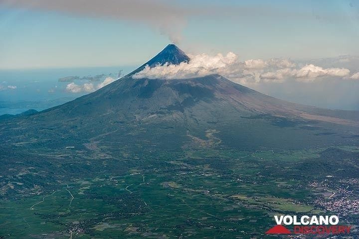 Mayon volcano, the Philippines' most active volcano in Albay province on the island of Luzon, is showing signs of "increasing unrest" on Friday, prompting the Philippine Institute of Volcanology and Seismology to raise the alert status from one to two.