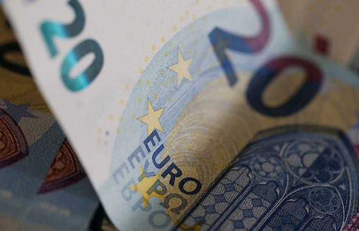 Euro zone government bond yields rose on Monday ahead of inflation data which is expected to show consumer prices climbing at a record pace in October, adding to pressure on the European Central Bank to continue aggressive policy tightening.