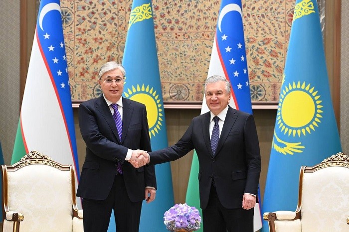Uzbekistan, Kazakhstan to have union relations, sign deals worth 8 bln USD