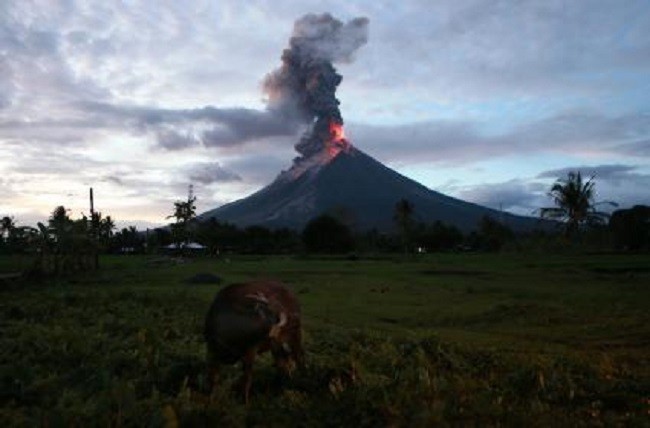 Philippines Raises Alert Level At Rumbling Volcano After Rockfall, Quakes |  Nhan Dan Online