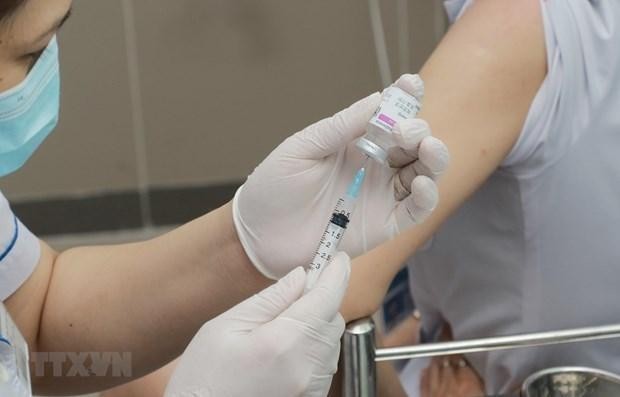 A person gets vaccinated against COVID-19 (Photo: VNA)