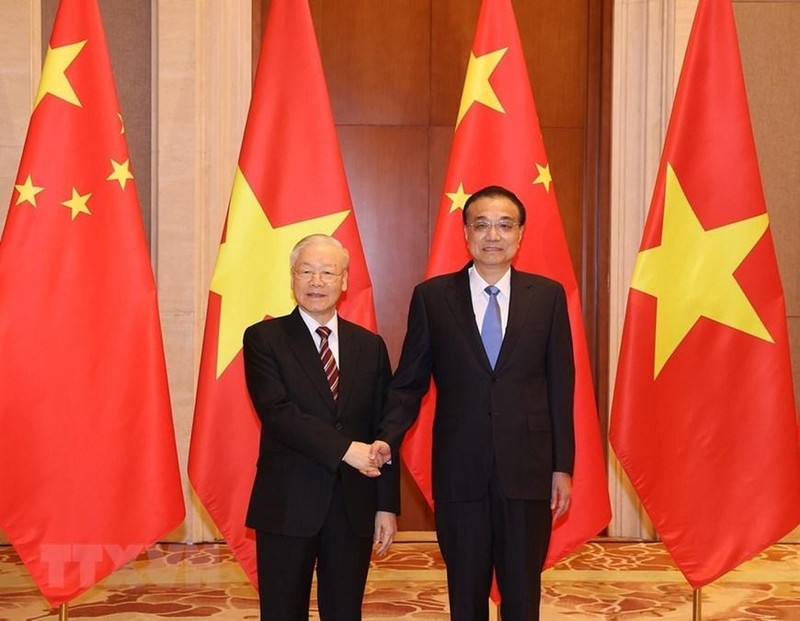Party General Secretary Nguyen Phu Trong meets Chinese Premier Li Keqiang. (Photo: VNA)