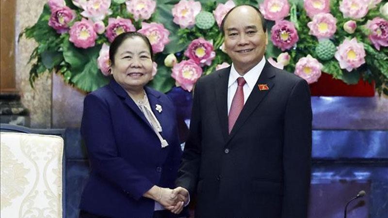 President Nguyen Xuan Phuc receives the Head of the Organisation Commission of the Lao People’s Revolutionary Party Sisay Leudetmounsone. (Photo: VNA)