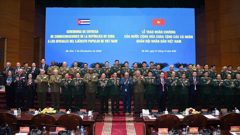 Cuba’s notable Orders presented to Vietnamese army officers