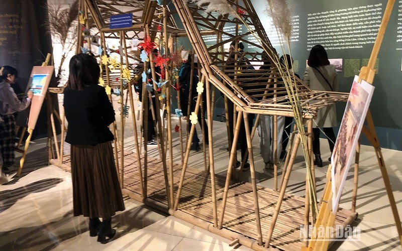 Model of Long Bien Bridge made of bamboo.