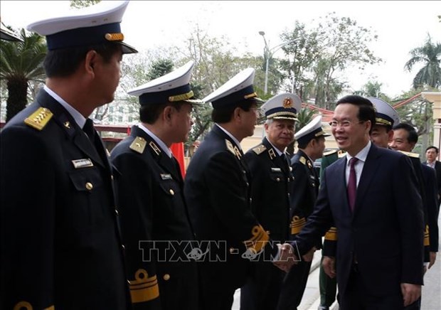 Politburo member Vo Van Thuong visits the Navy (Photo: VNA)