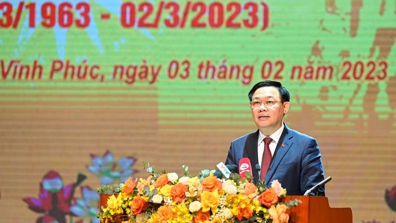 National Assembly Chairman Vuong Dinh Hue speaks at the ceremony.