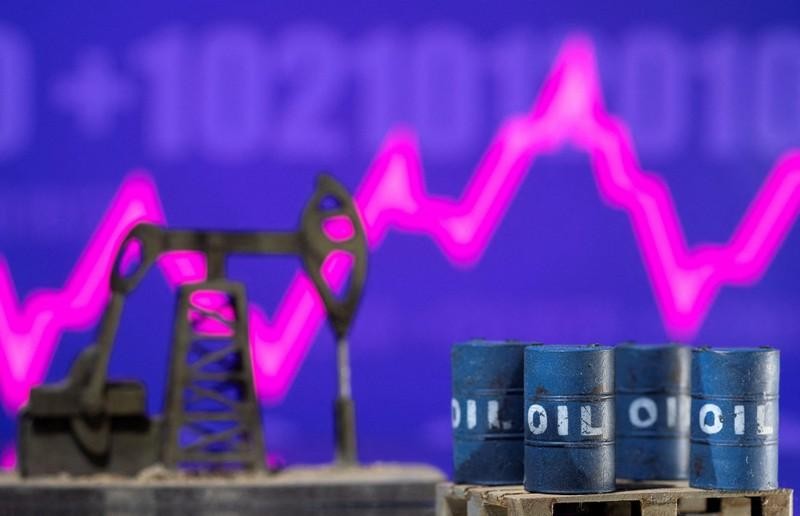 Oil prices were mixed a day after the world's major oil producers announced moderate production cuts. (Photo: Reuters)