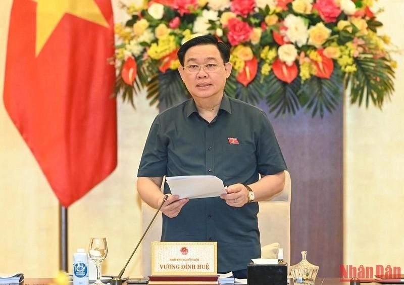NA Chairman Vuong Dinh Hue delivers the opening speech of the NA Standing Committee's 15th meeting on September 12. (Photo: NDO)