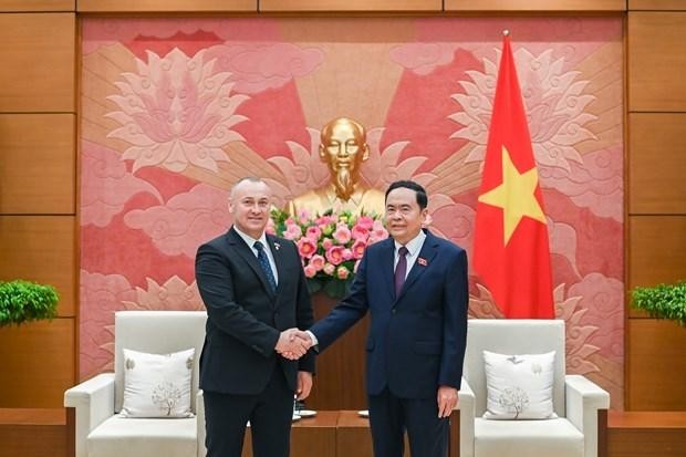 NA Vice Chairman Tran Thanh Man (right) and Eugen Neata, Chairman of the Romania-Vietnam Friendship Parliamentary Group. (Photo: VNA)