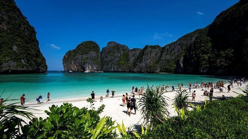 Tourists on a beach of Maya Bay, Krabi province, Thailand (Photo: Reuters)