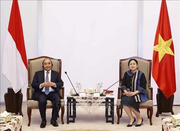 President Nguyen Xuan Phuc (L) and Speaker of the House of Representatives of Indonesia Puan Maharani (Photo: VNA) 