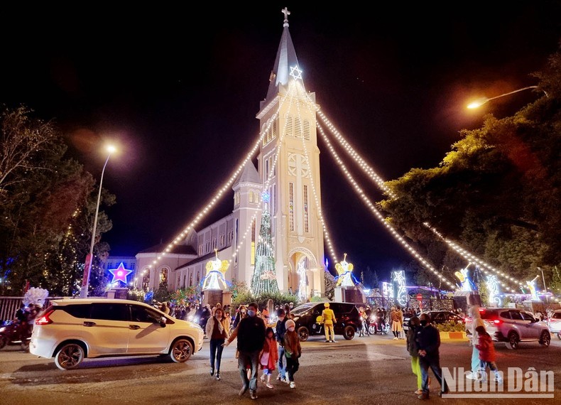 The streets in the centre of Da Lat City on Christmas Eve.