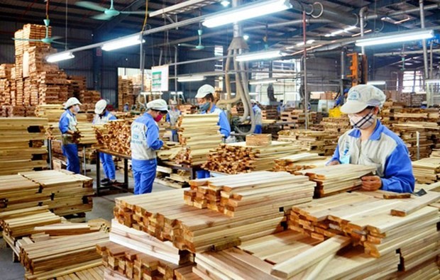 Export turnover of wood and wood products forecast to set record high of 18 billion USD in 2023 (Photo: VNA) 