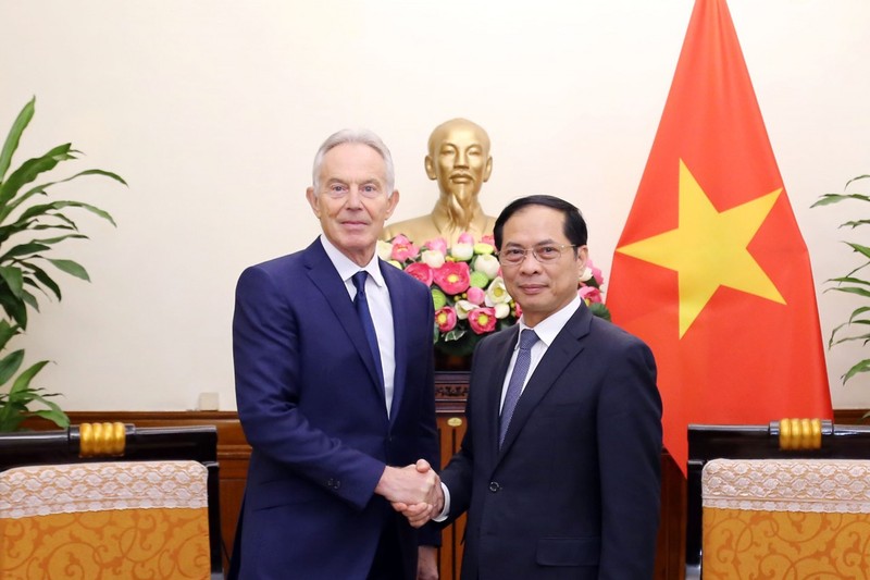  Foreign Minister Bui Thanh Son (right) and former Prime Minister of the UK Tony Blair. (Photo: baoquocte.vn)