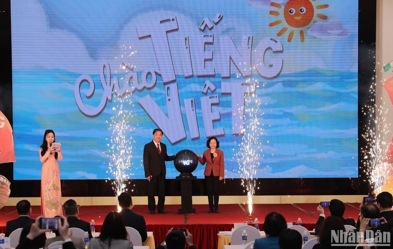 TV programme “Chao Tieng Viet” (Hello Vietnamese language) has been launched to promote Vietnamese language teaching abroad. (Photo: NDO)