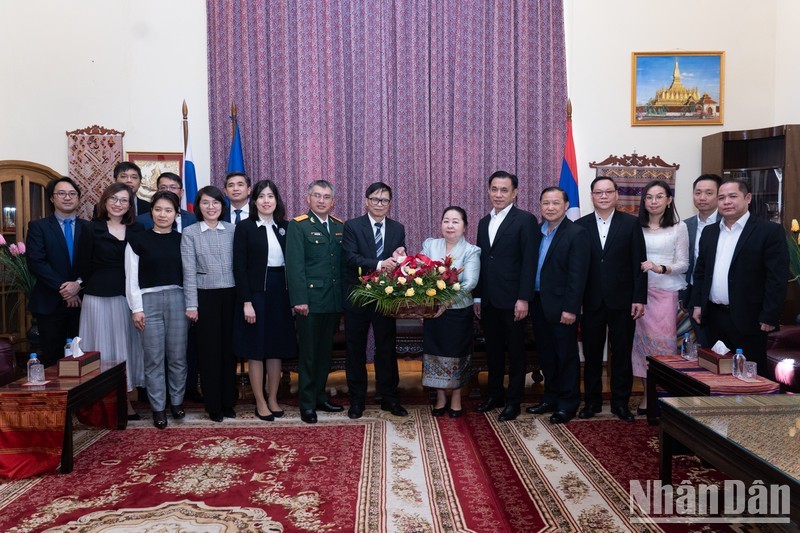 Vietnamese Embassy in Russia congratulates Lao Embassy on the occasion of traditional New Year Festival Bunpimay. (Photo: NDO)