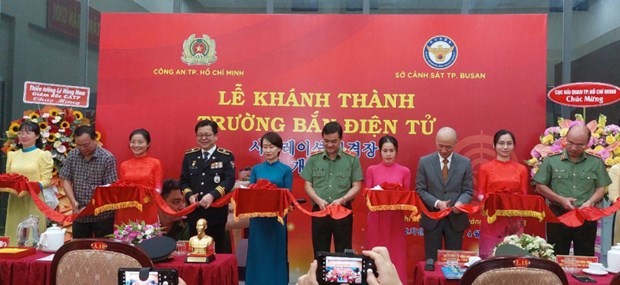Vietnamese and Korean officials at the inauguration of the electronic shooting range in Ho Chi Minh City. (Photo:cand.com.vn) 