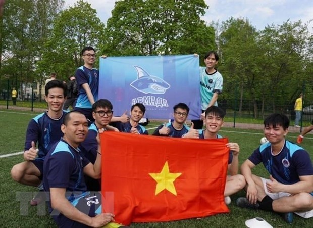 A Vietnamese football team at the football tournament within the framework of the Vietnam Week in St. Petersburg (Photo: VNA)