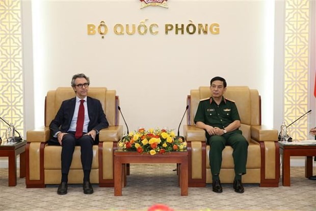 Minister of National Defence General Phan Van Giang receives Ambassador Giorgio Aliberti, head of the European Union Delegation to Vietnam on June 15. ( Photo: VNA)