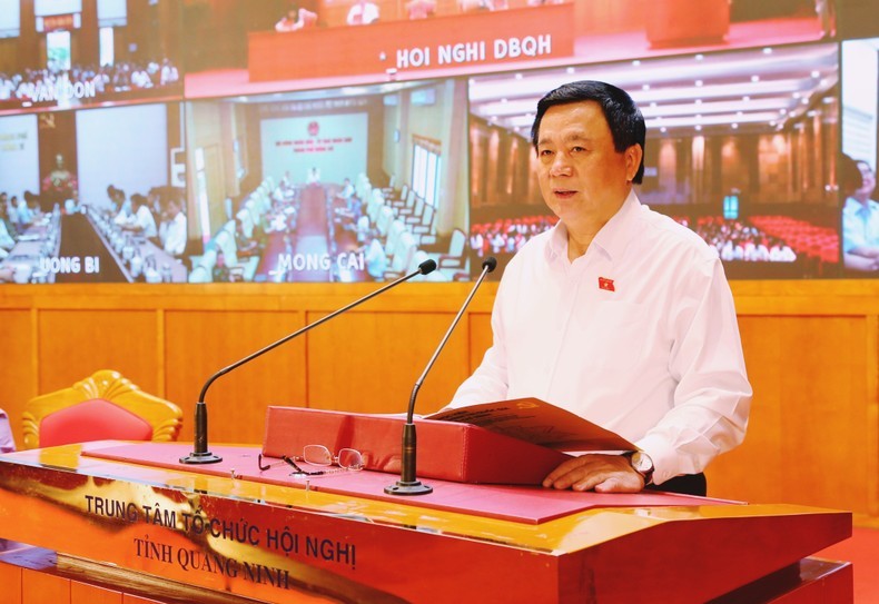 Politburo member Nguyen Xuan Thang speaks at the meeeting. 