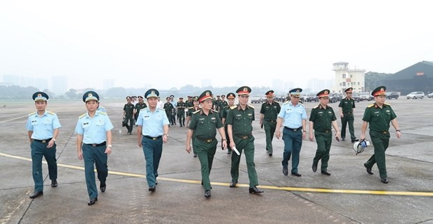 A working group from the Ministry of National Defence inspects the preparation for the Vietnam International Defence Expo 2024 in Gia Lam airport. (Photo: qdnd.vn)