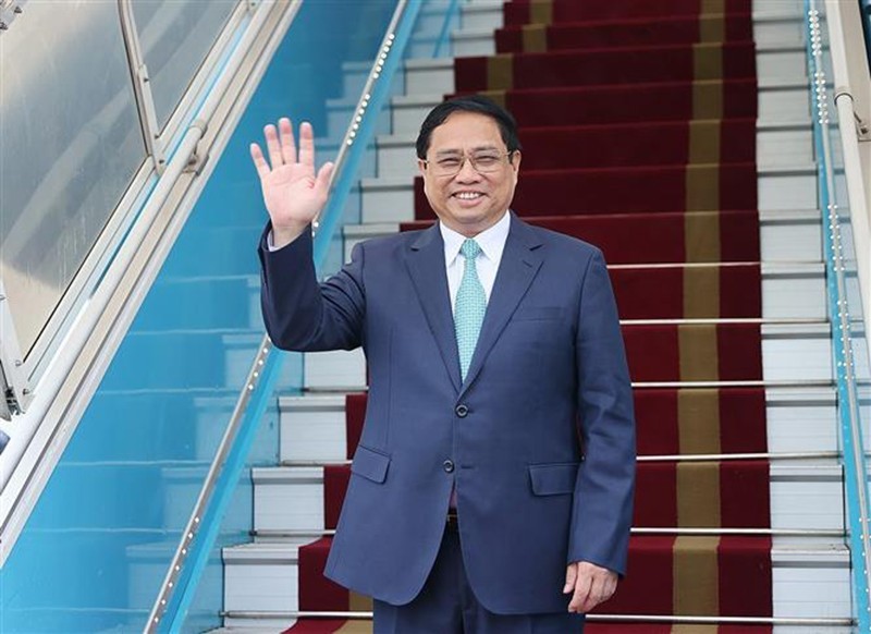 Prime Minister Pham Minh Chinh leaves Hanoi for Jakarta to attend the 43rd ASEAN Summit and Related Meetings. (Photo: VNA) 