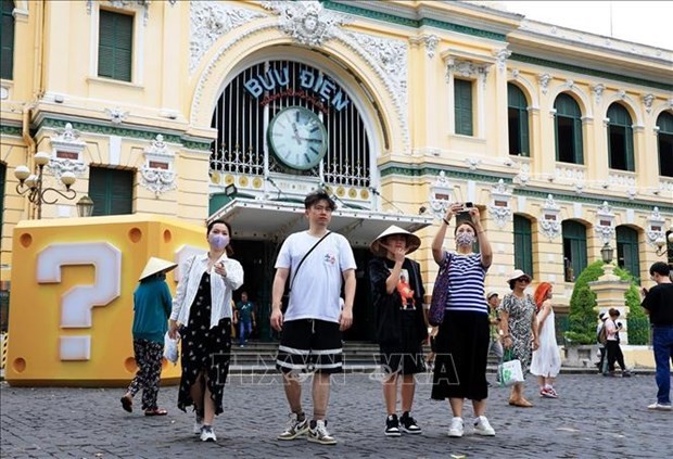 Korean tourists at the Sai Gon Central Post Office in Ho Chi Minh City. (Photo: VNA)