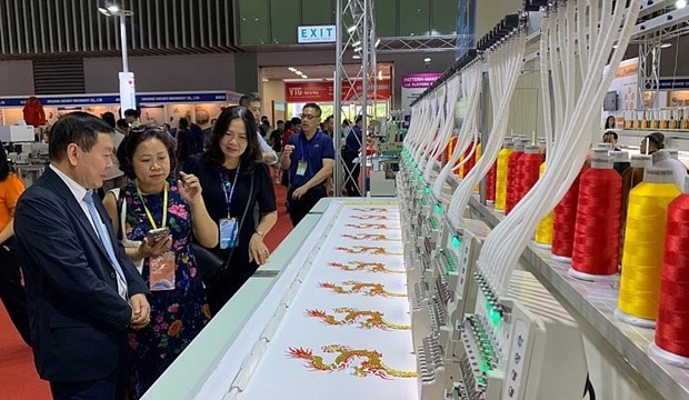 Cutting edge technologies, products and creative solutions in garment and textile, and footwear presented during the int’l garment-textile fairs (Photo: VNA)