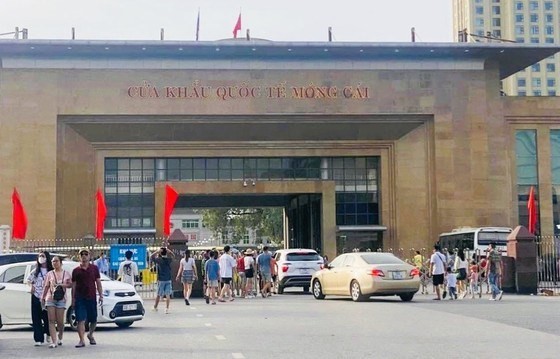 Vietnamese tourists are allowed to drive 600 kilometres into China on the Mong Cai – Dongxing – Fangcheng – Liuzhou – Guiline route. (Photo: sggp.org.vn)