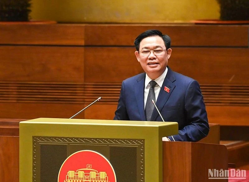 National Assembly (NA) Chairman Vuong Dinh Hue speaks at the meeting. (Photo: NDO)