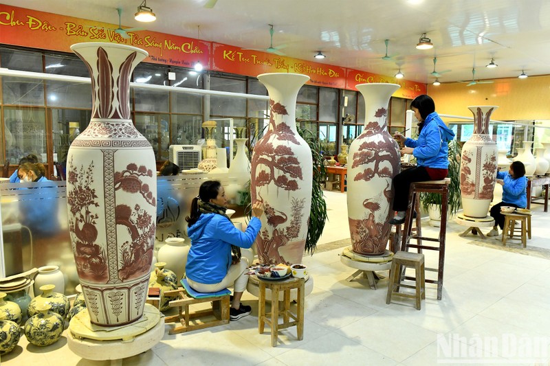 In Pictures: Chu Dau ceramic factories busy with products for Lunar New Year