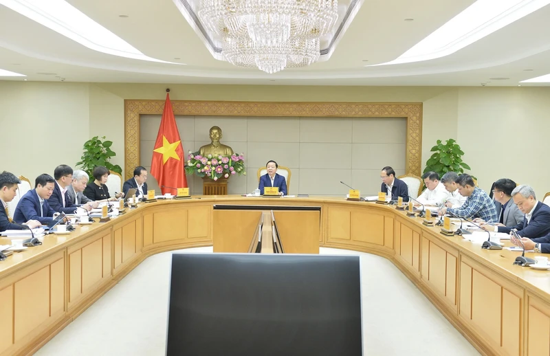 Deputy Prime Minister Tran Hong Ha speaks at a meeting on the establishment of the market in Vietnam held in Hanoi on January 8. (Photo: VNA)
