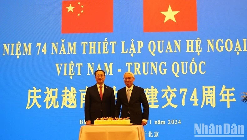 At the ceremony to mark the 74th anniversary of the Vietnam - China relations in Beijing on January 22. (Photo: NDO)