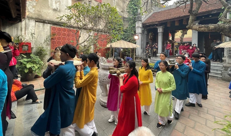 The reproduction of the ritual of offerings to the Gods at Kim Ngan Communal House.